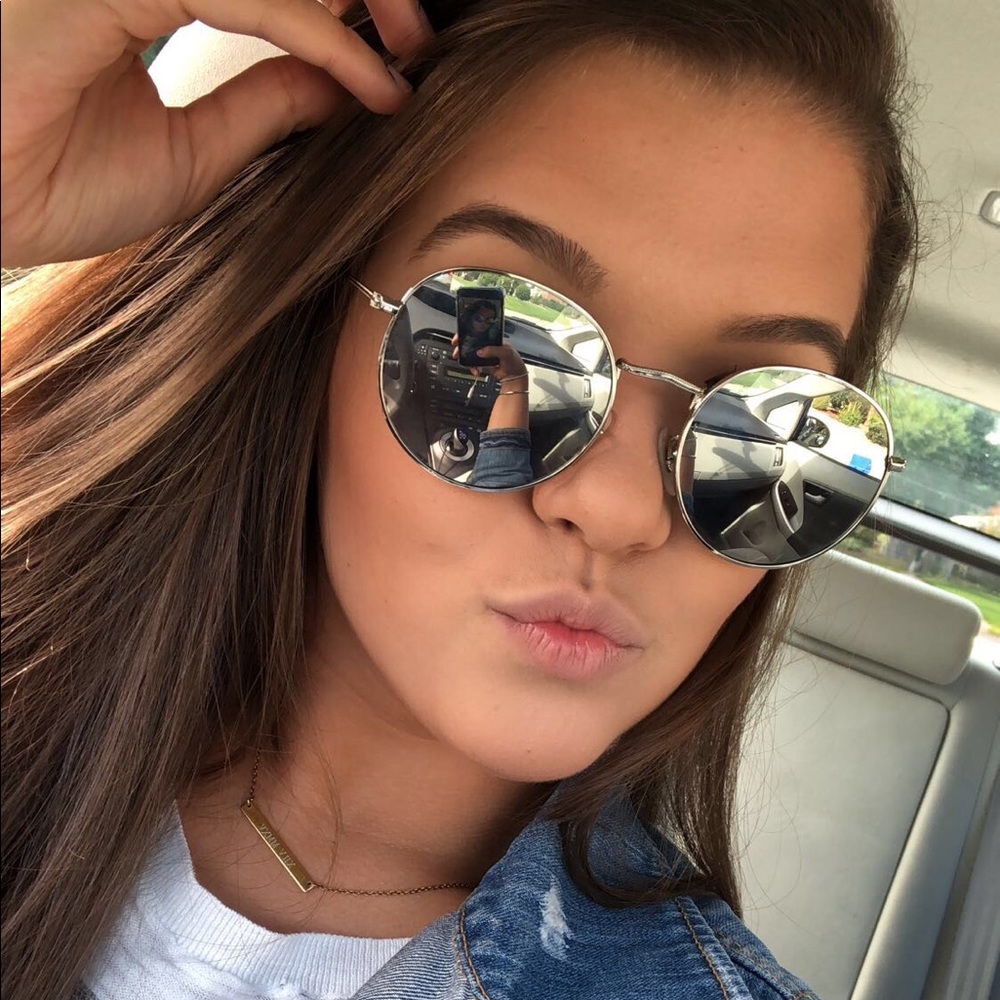 Meet your Posher, Natalia